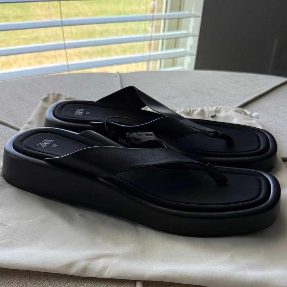 Zara Black Platform Thong Sandals with Thick Sole - Picture 5 of 5